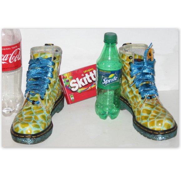 FuNkY UK Size 3 / US Size 5 Doc Marten's Boots - Picture 4 of 8